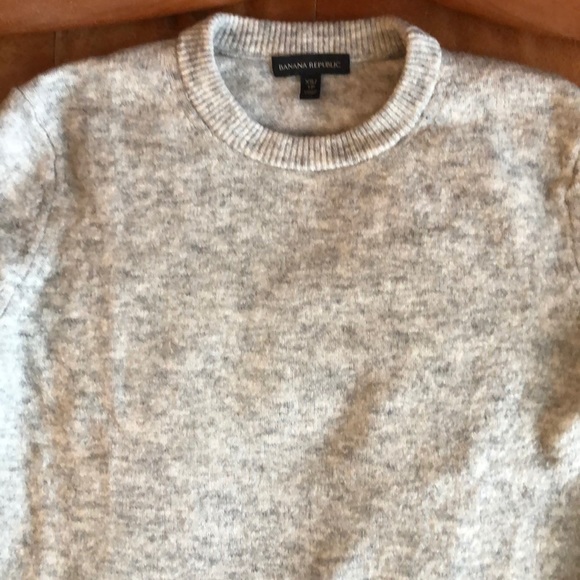 Banana Republic Sweater - Picture 3 of 4